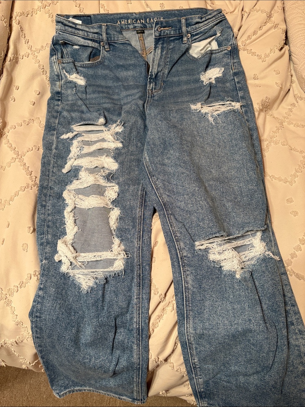 American Eagle Outfitters 90’s Boyfriend Jeans